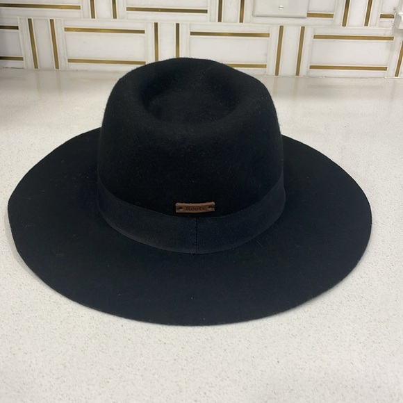 Roots  Black 100% Wool Hat - Picture 2 of 14